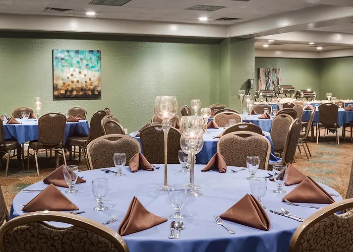 Rock Island-quad Cities By Ihg Hotel