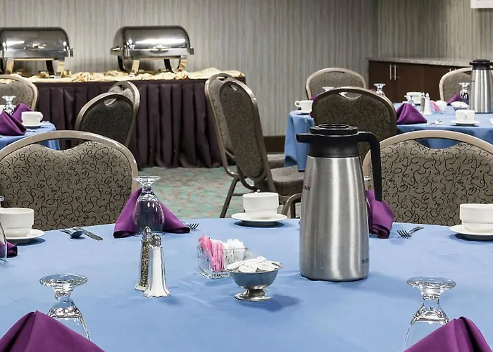Rock Island-quad Cities By Ihg Hotel